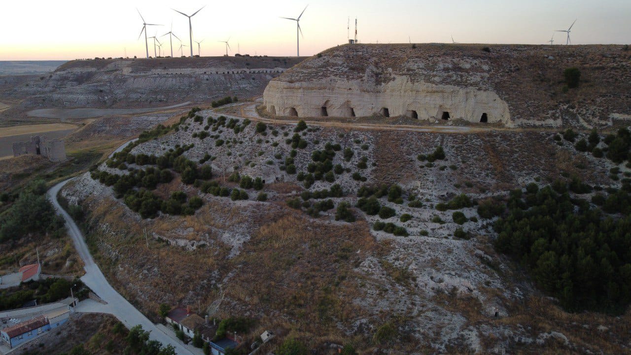 Las minas abandonadas de yeso de Hornillos del Cerrato son uno de esos rincones fotogénicos que harás las delicias de cualquier aficionado a la fotografía. 